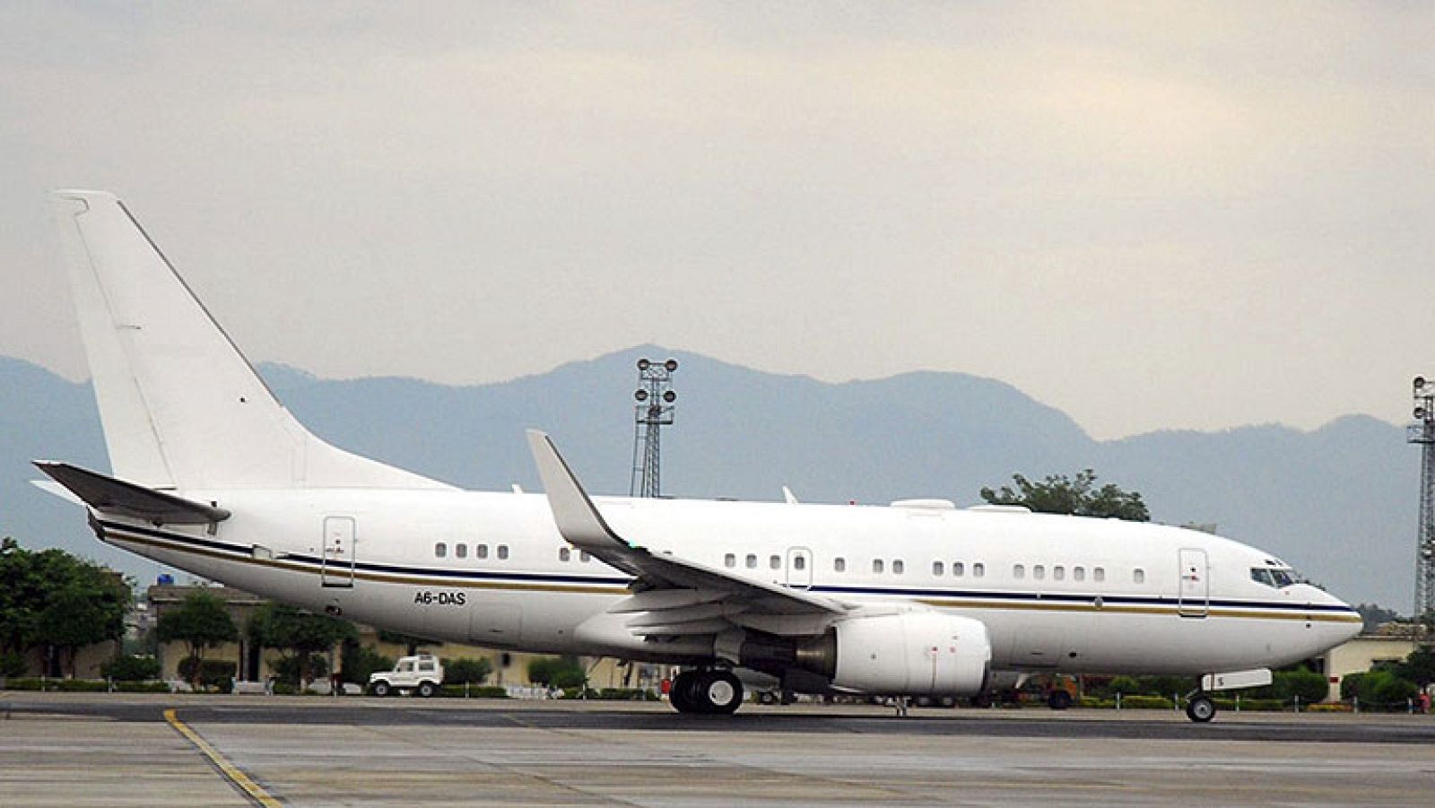 Los pilotos denuncian deslumbramientos con láser en el aeropuerto del Prat
