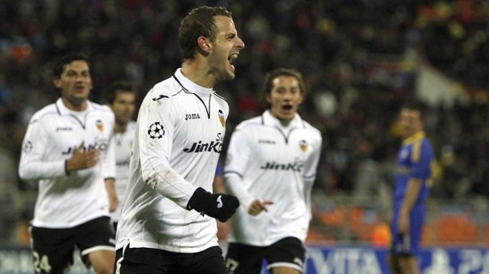 Telediario 1 - Exhibición de Soldado en la victoria del Valencia ante el BATE Borisov