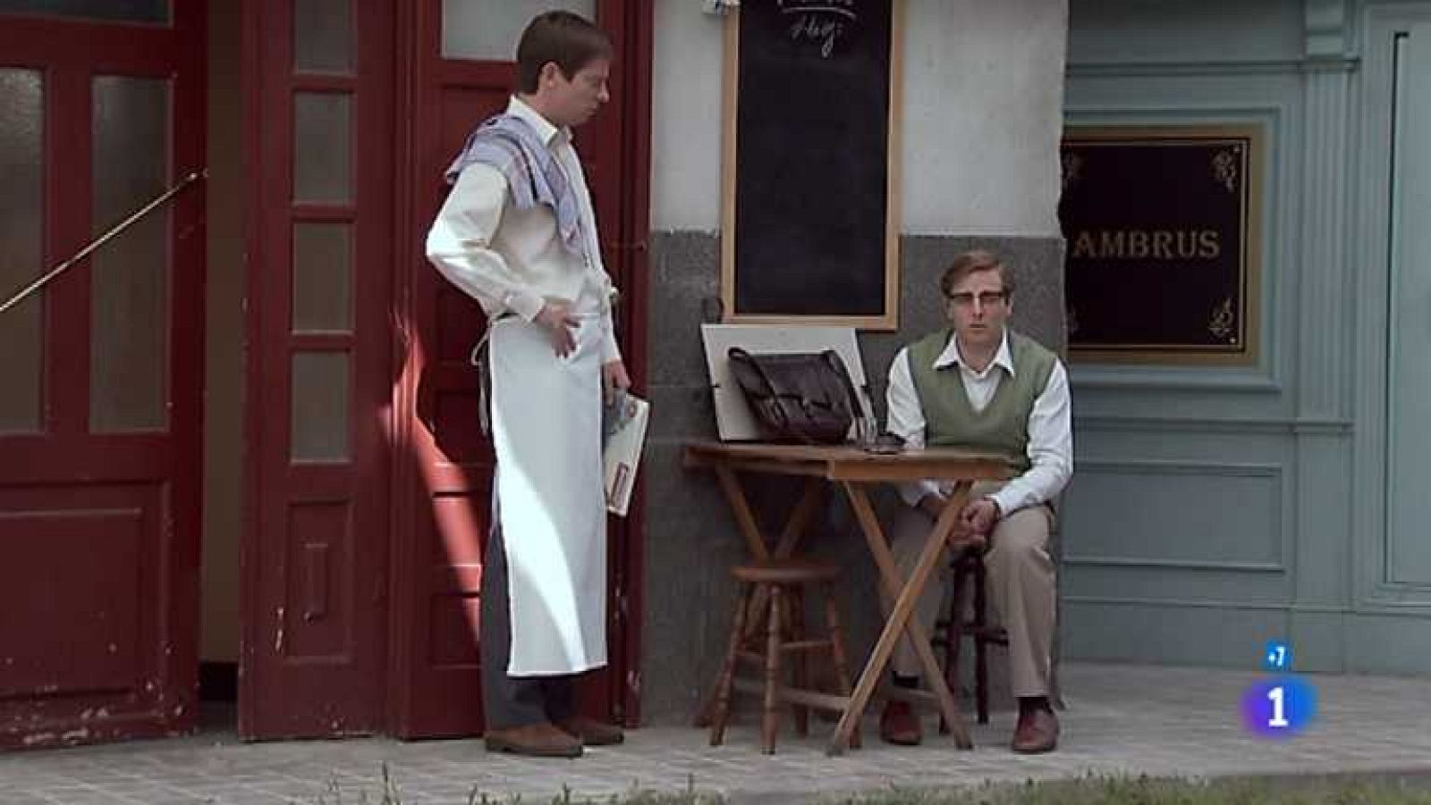 Amar en tiempos revueltos - T7 - Capítulo 240 - Asunción sale como puede de la redacción - ver ahora