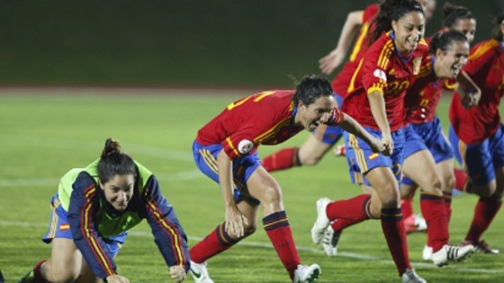 Telediario 1 - La 'Roja' femenina se mete en la Eurocopa después de 15 años
