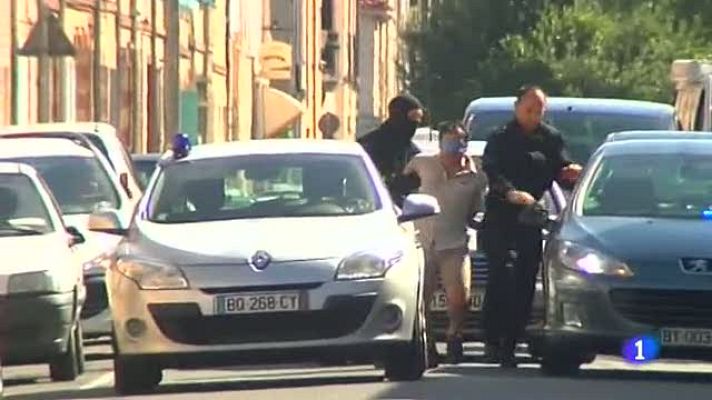 Telediario 1 - Las fuerzas de seguridad creen que ETA no contempla su disolución