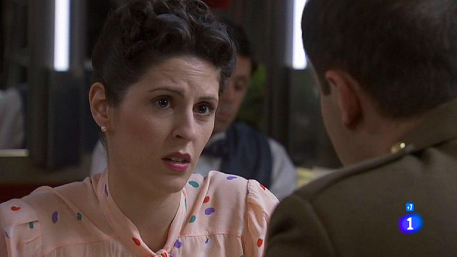 Amar - Olavide pide matrimonio a Aurelia