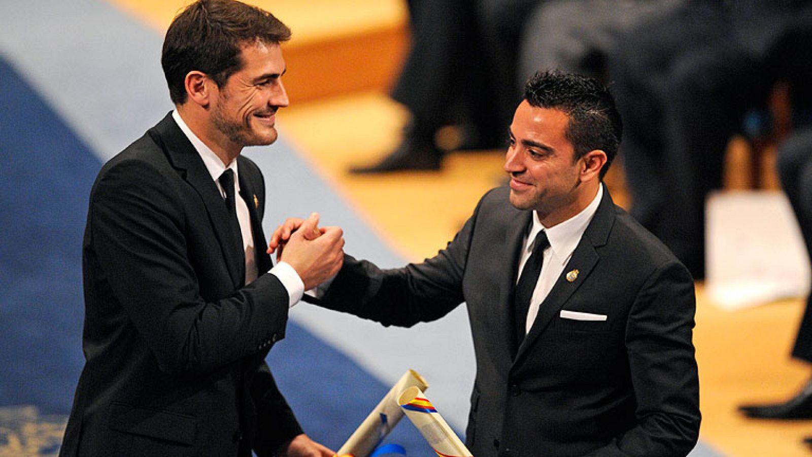 Telediario matinal en cuatro minutos 27/10/12