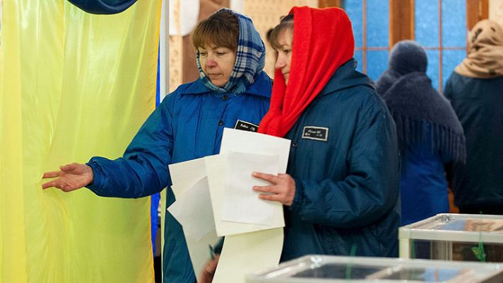 Informativo 24h - Ucrania celebra elecciones legislativas con partido gobernante como favorito