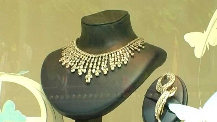 Telediario 1 - Restricciones económicas Argentina