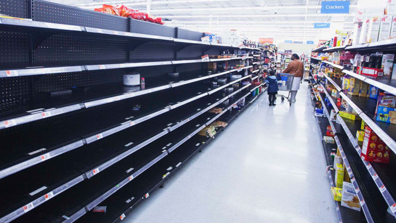 Ordenan la evacuación de cientos de miles de personas de Nueva York ante la llegada de "Sandy"