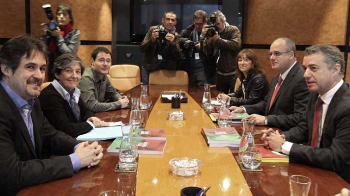 Telediario 1 - El PNV busca apoyos