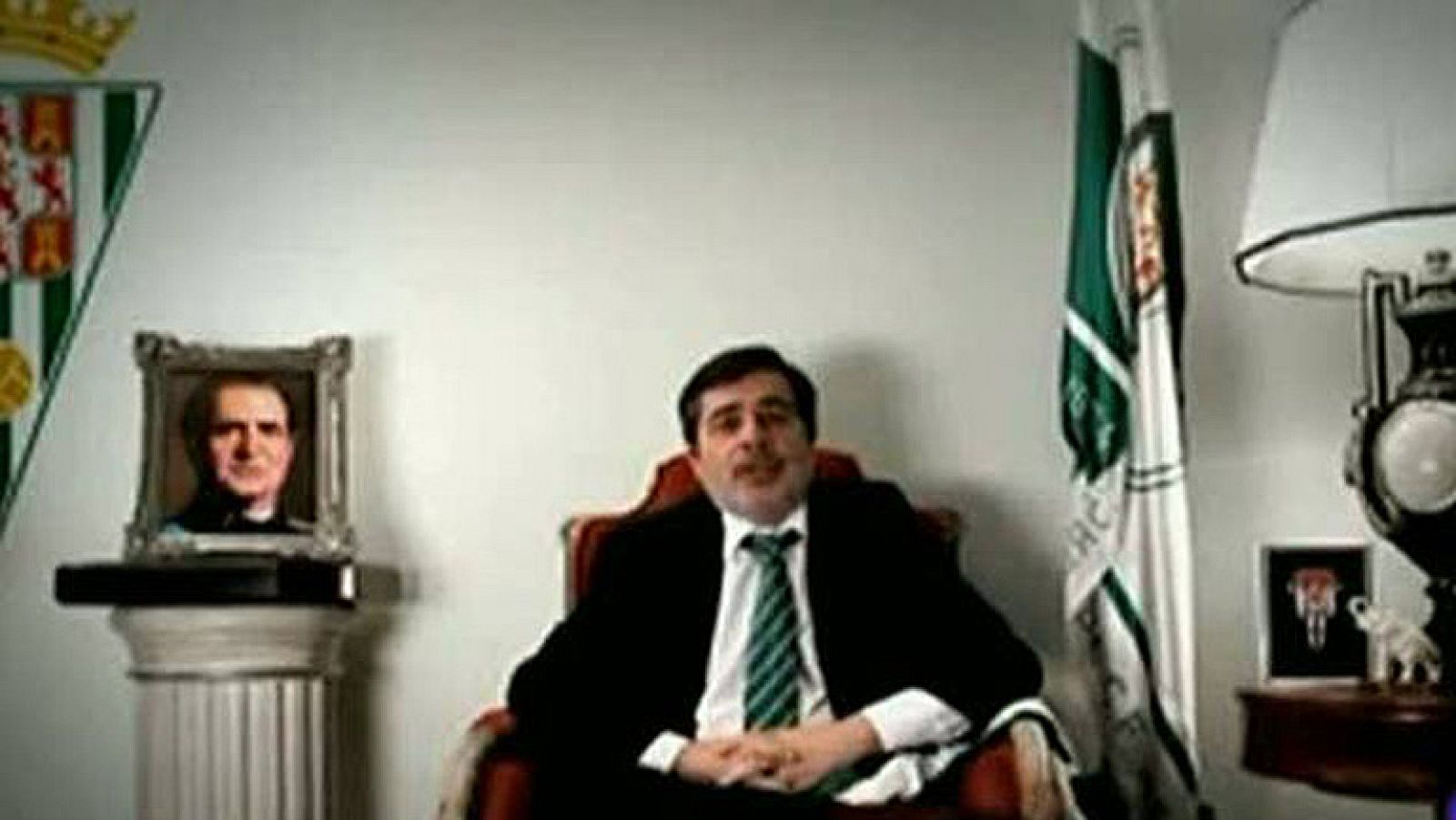 En Córdoba han tirado de sentido del humor para promocionar su partido de Copa frente a la Real Sociedad. Su presidente ha enviado un mensaje al Rey Juan Carlos en un vídeo en el que no falta detalle.