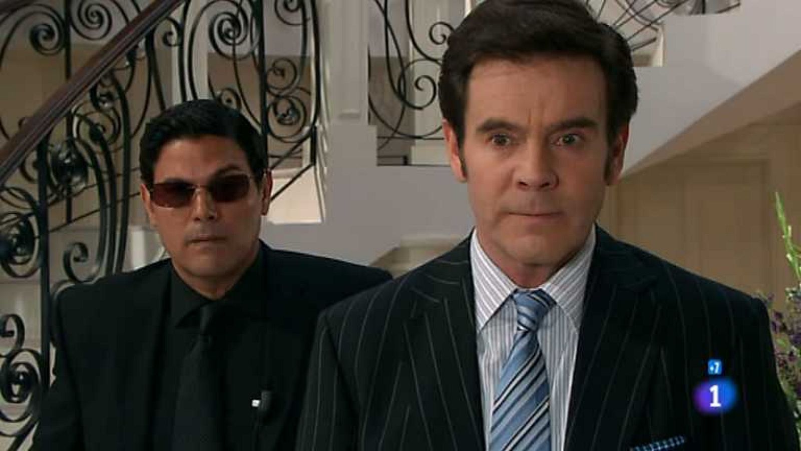 Amores verdaderos - Capítulo 19 - Guzmán localiza el lugar donde los secuestradores ocultan a Nikki y Kendra - Ver ahora