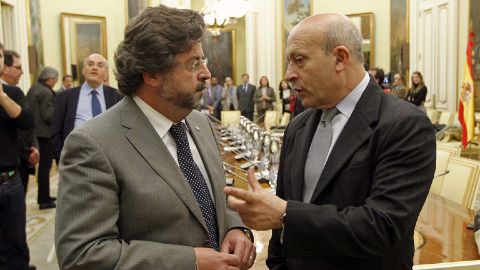 El PSOE pide la reprobación de Wert por "dilapidar" la Educación y la Cultura - Informativo 24h | Ver