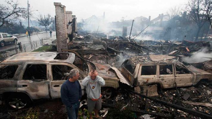 Telediario 1 - Telediario 2 en 4' - 30/10/12