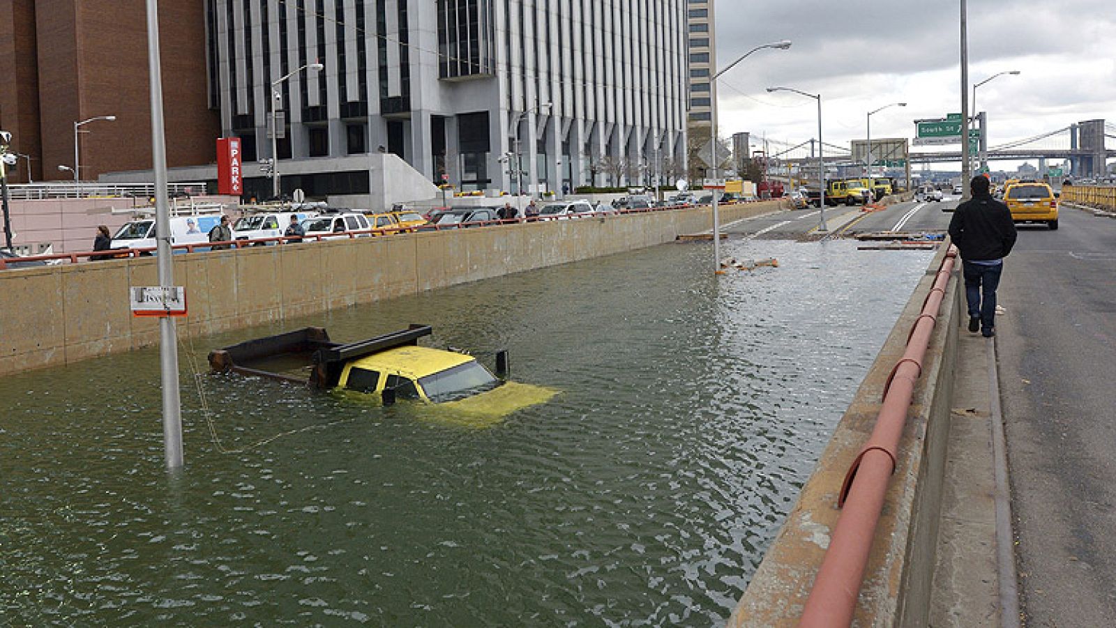 Nueva York intenta recuperar la normalidad tras el paso de Sandy