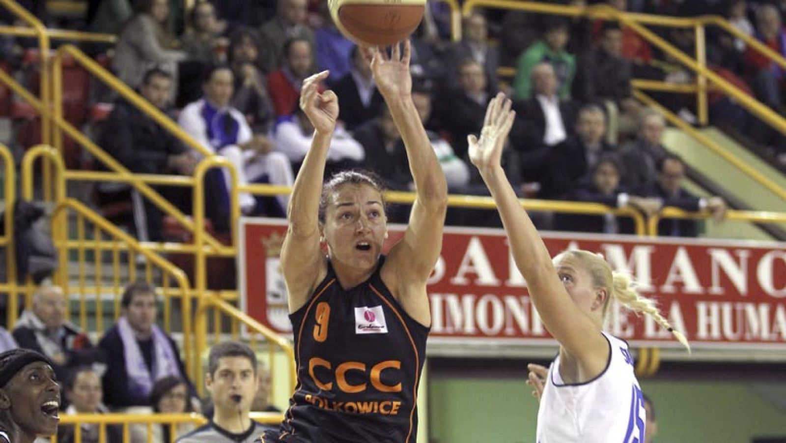 El Perfumerías cae en su debut en la Euroliga | Ver