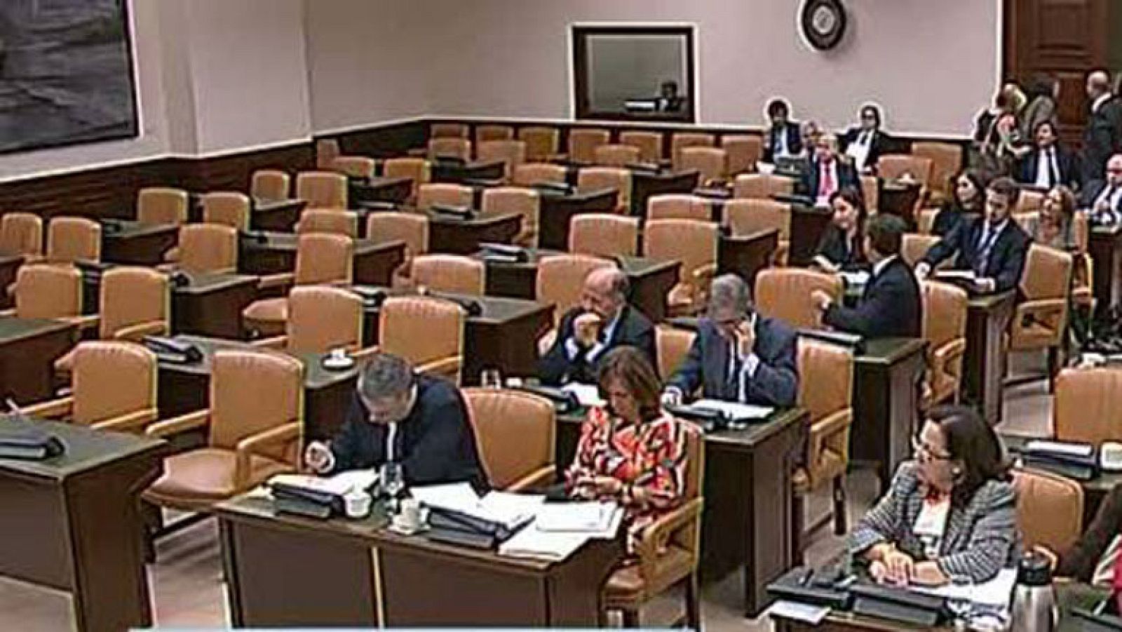 La oposición planta en el Congreso al PP por la ley de tasas judiciales - Informativo 24h | Ver