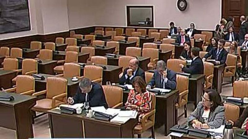 La oposición planta en el Congreso al PP por la ley de tasas judiciales - Informativo 24h | Ver