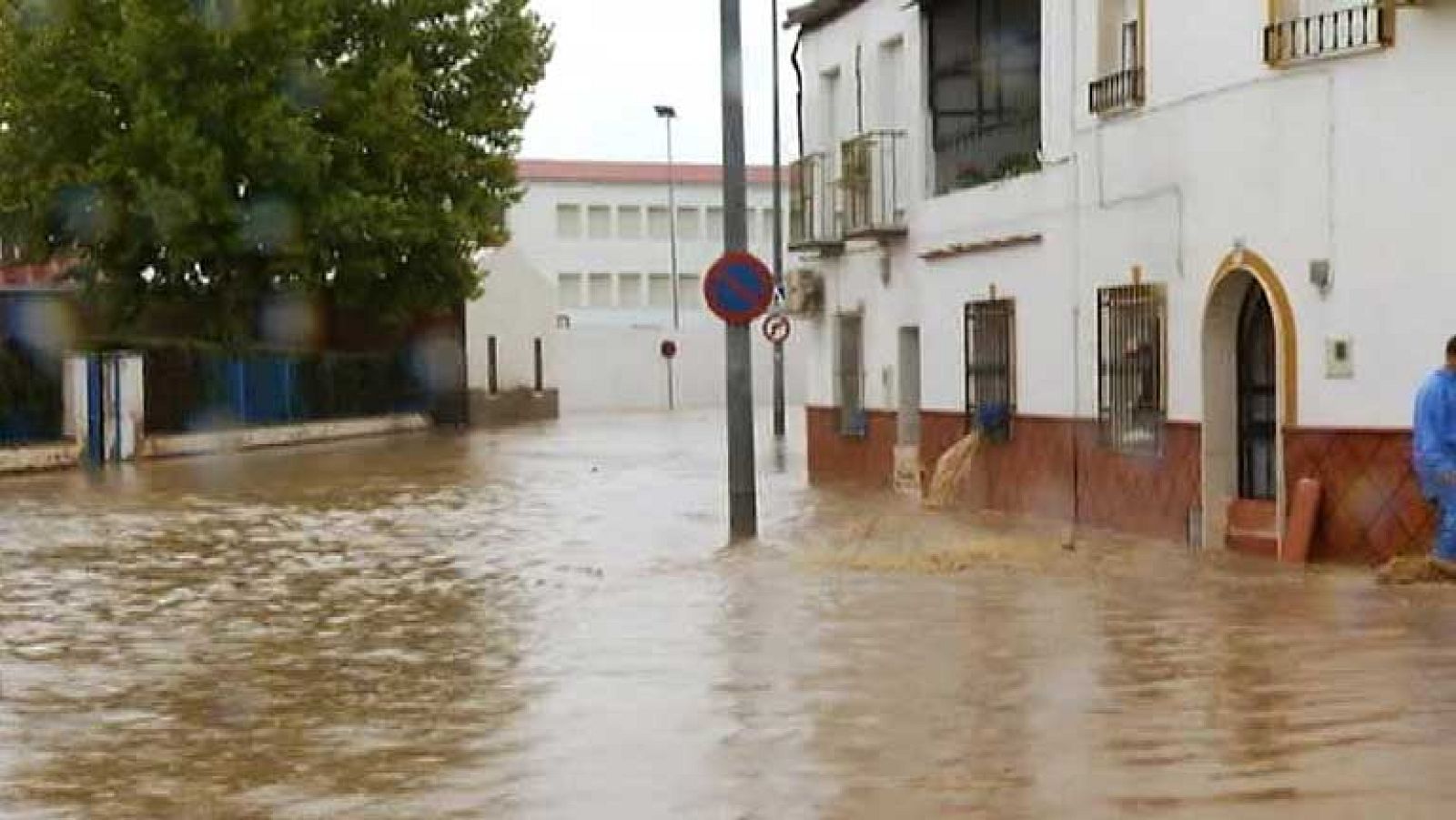 En Andalucía, varias carreteras siguen cortadas por las lluvias