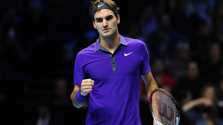 Tenis - Federer da toda una lección de "maestro" a Tipsarevic