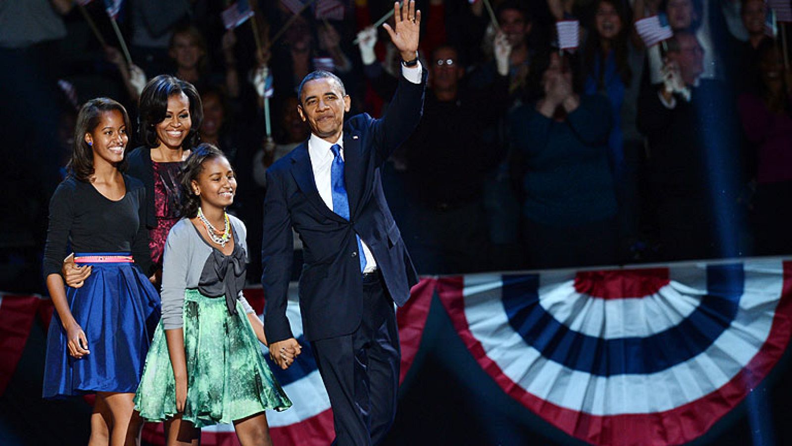 Barack Obama ha sido reelegido este miércoles presidente de los Estados Unidos al conseguir la victoria en el estado clave de Ohio, con el que según las proyecciones de voto ha superado los 270 votos necesarios en el colegio electoral.