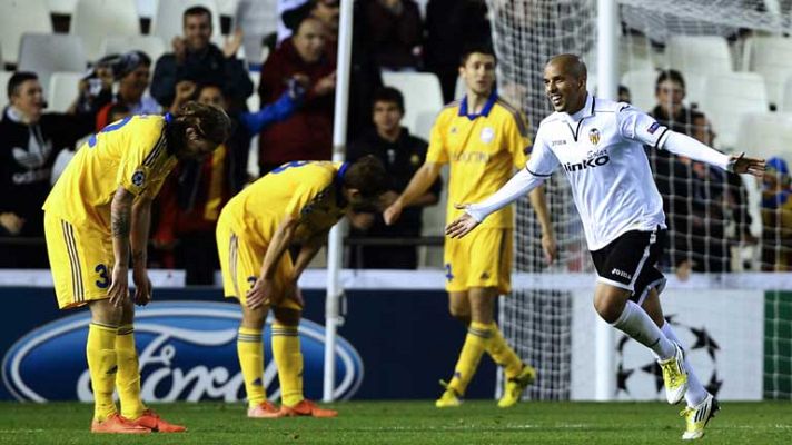 Telediario 1 - El Valencia golea al BATE pero sufre