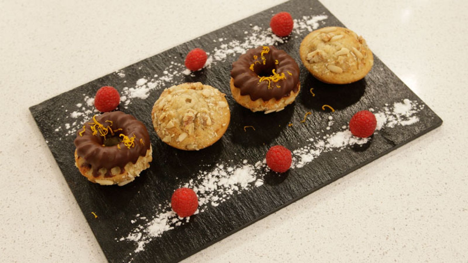 Saber cocinar - Truco - Plum-cake de plátano, piñones y nueces