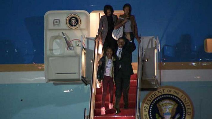 Telediario 1 - Obama regresa a la Casa Blanca
