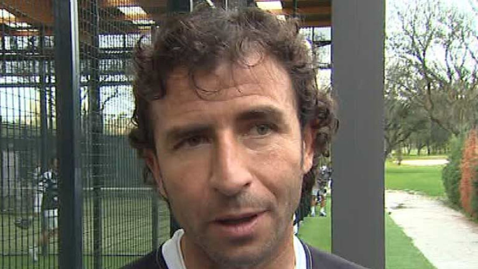 El exseleccionador nacional sub-21 Luis Milla ha apuntado este  jueves al entrenador del Real Madrid, José Mourinho, como el  principal culpable de que la cantera blanca no acabe de triunfar, al  contrario que el FC Barcelona que tiene unos ideales t