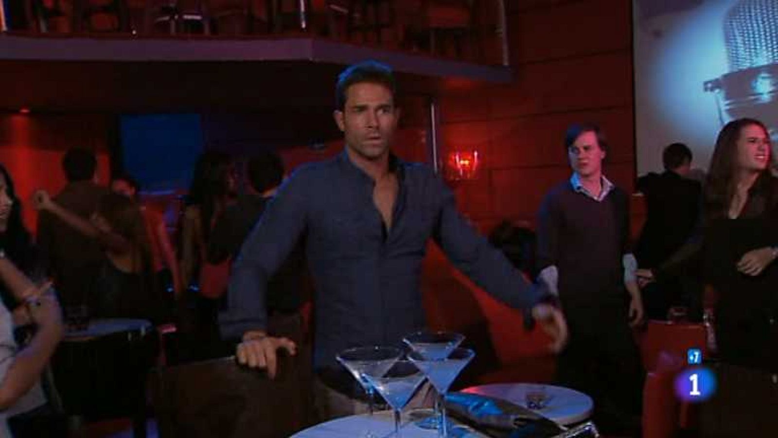 Amores verdaderos - Capítulo 25 - Nikki regresa a la casa desilusionada y triste después de ver a Guzmán y Nabila besándose - Ver ahora