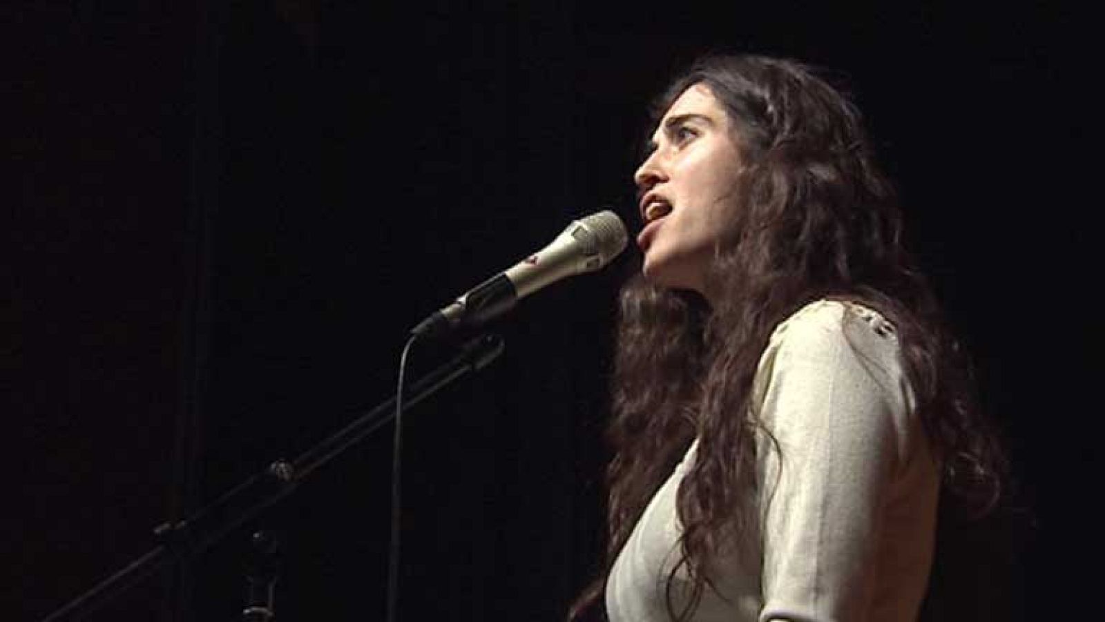 La cantautora Silvia Pérez Cruz presenta su primer disco en solitario