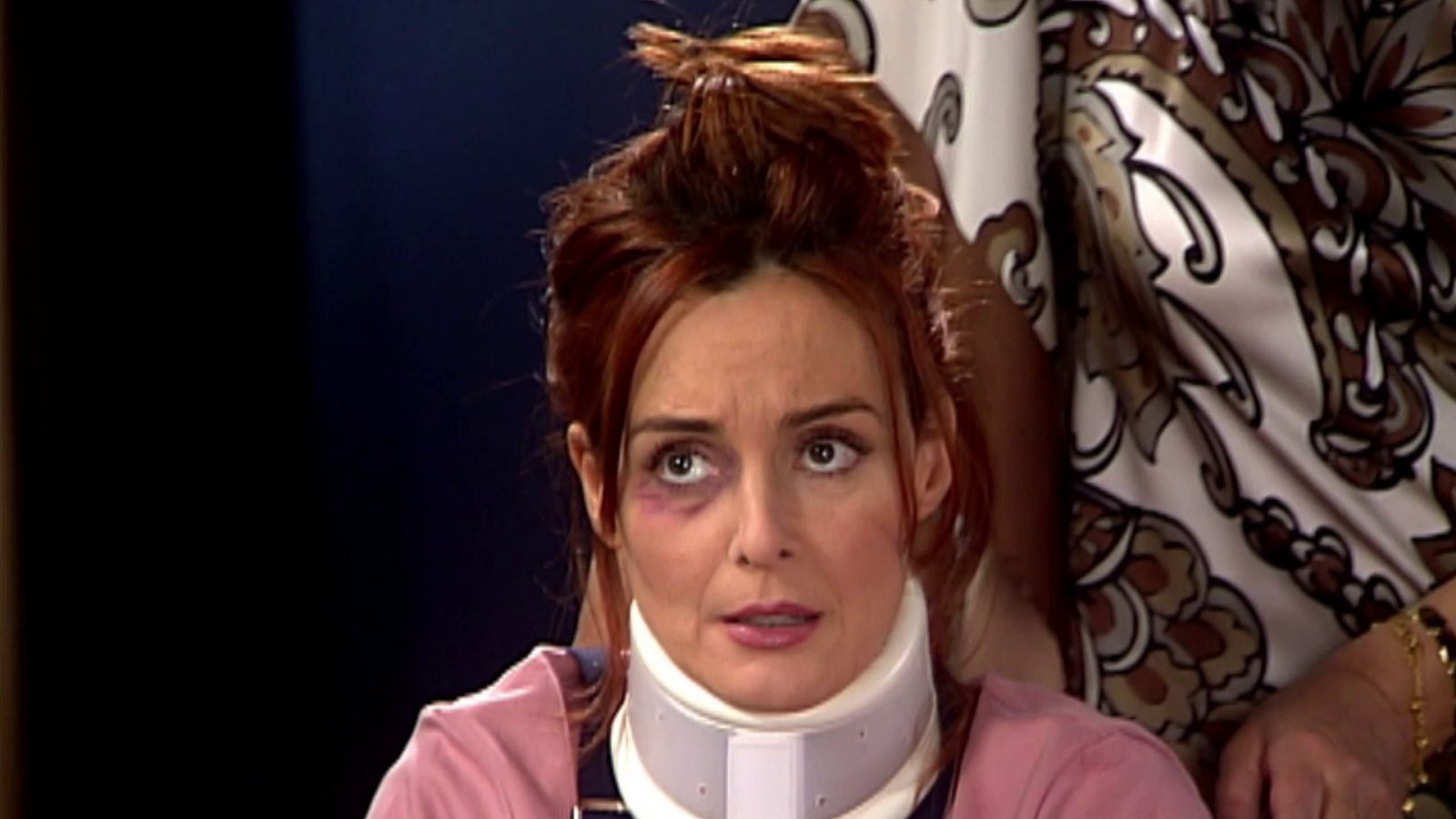 Ana y los siete - Temporada 3 - Episodio 19 - Entre la espada y la pared - Ver ahora