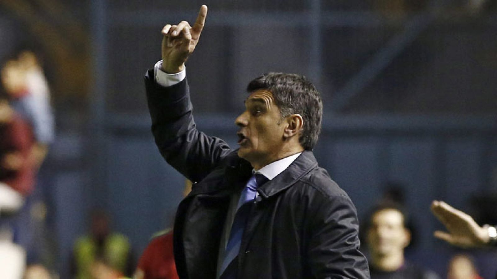 El sábado 10 de noviembre se juegan cuatro partidos de Primera. Especial atención a la visita de Osasuna al campo del Espanyol. El técnico Mendilibar es consciente de que puede ser destituido si pierden...De los equipos en Champions, tan solo el Mála