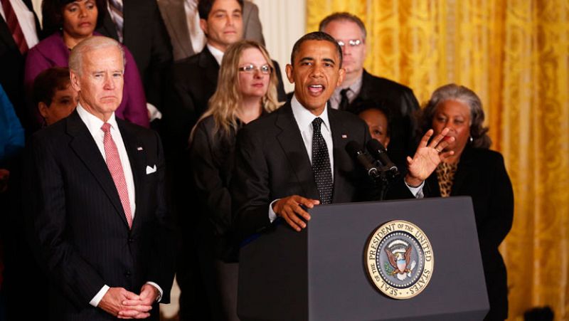 Obama pide un acuerdo a demócratas y republicanos para evitar el "precipicio fiscal"