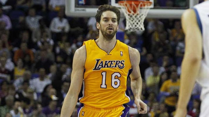 Telediario 1 - Los Lakers cambian de entrenador y ganan