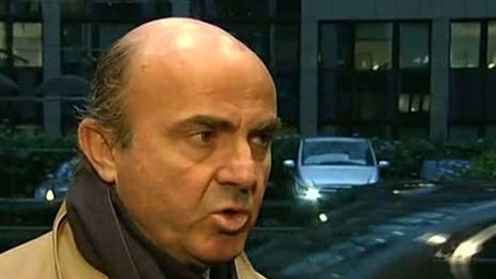 De Guindos ve "signos positivos"