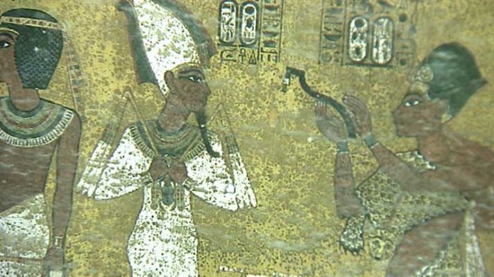 Telediario 1 - Réplica de la tumba de Tutankamón