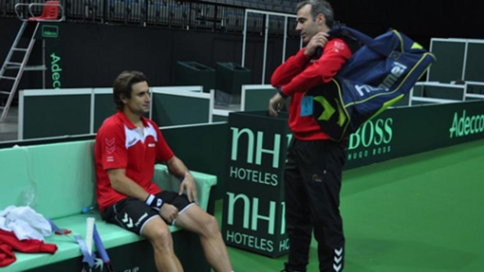 Mientras Marcel Granollers y Marc López celebraban su éxito en la Copa Masters, el resto del equipo de Copa Davis ya prepara en Praga la final contra la República Checa, que se disputa este fin de semana.