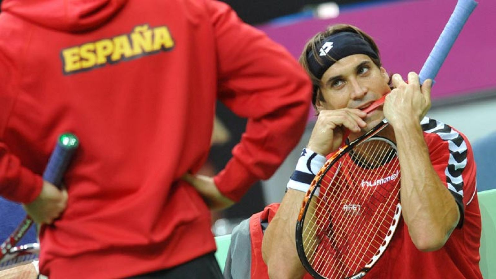 Marcel Granollers y Marc López han llegado este martes a Praga para afrontar la final de la Copa Davis, llegan cargados de confianza tras proclamarse campeones de la Copa de Maestros en dobles. El equipo español ya está al completo.