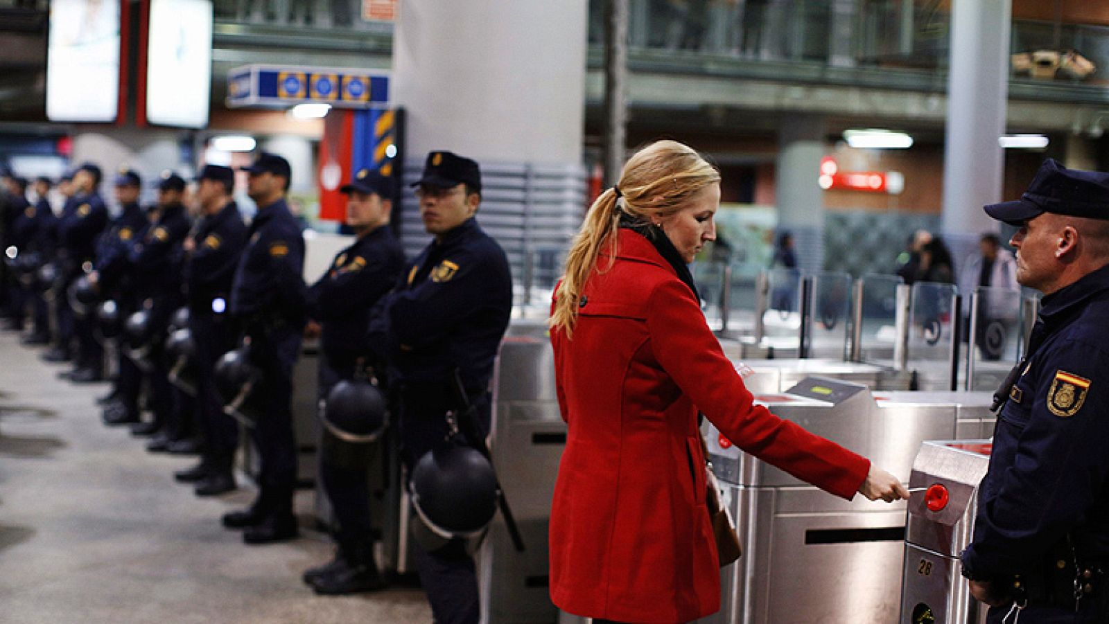 El Gobierno destaca la "normalidad" en la jornada de huelga, los sindicatos hablan de paro "masivo"