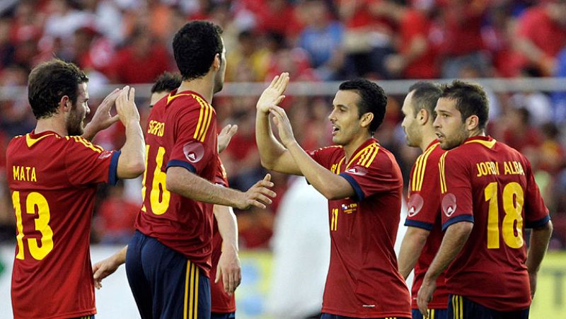 España le muestra a Panamá el fútbol de excelencia