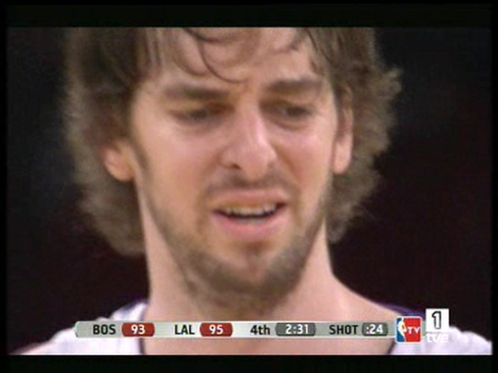 Los Angeles Lakers fuerzan el sexto partido de la final de la NBA despúes de vencer el quinto por 103 a 98 ante los Celtics.