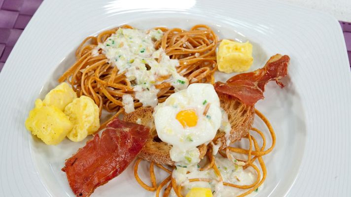 RTVE Cocina - Huevos escalfados con salsa