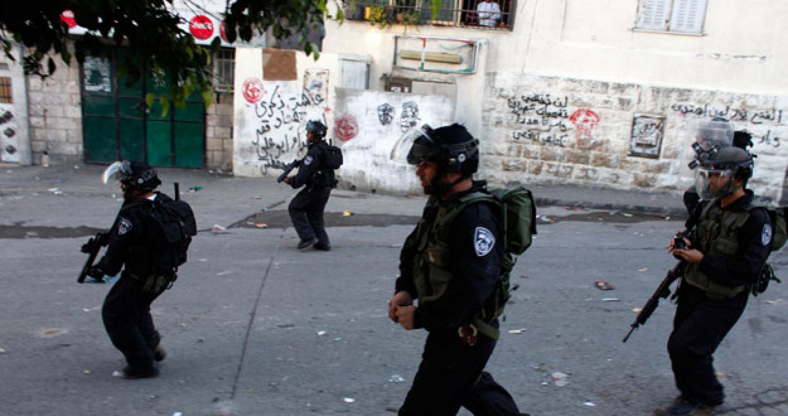 La tensión entre Israel y Gaza se dispara tras caer un cohete en Tel Aviv - Informativo 24h | Ver