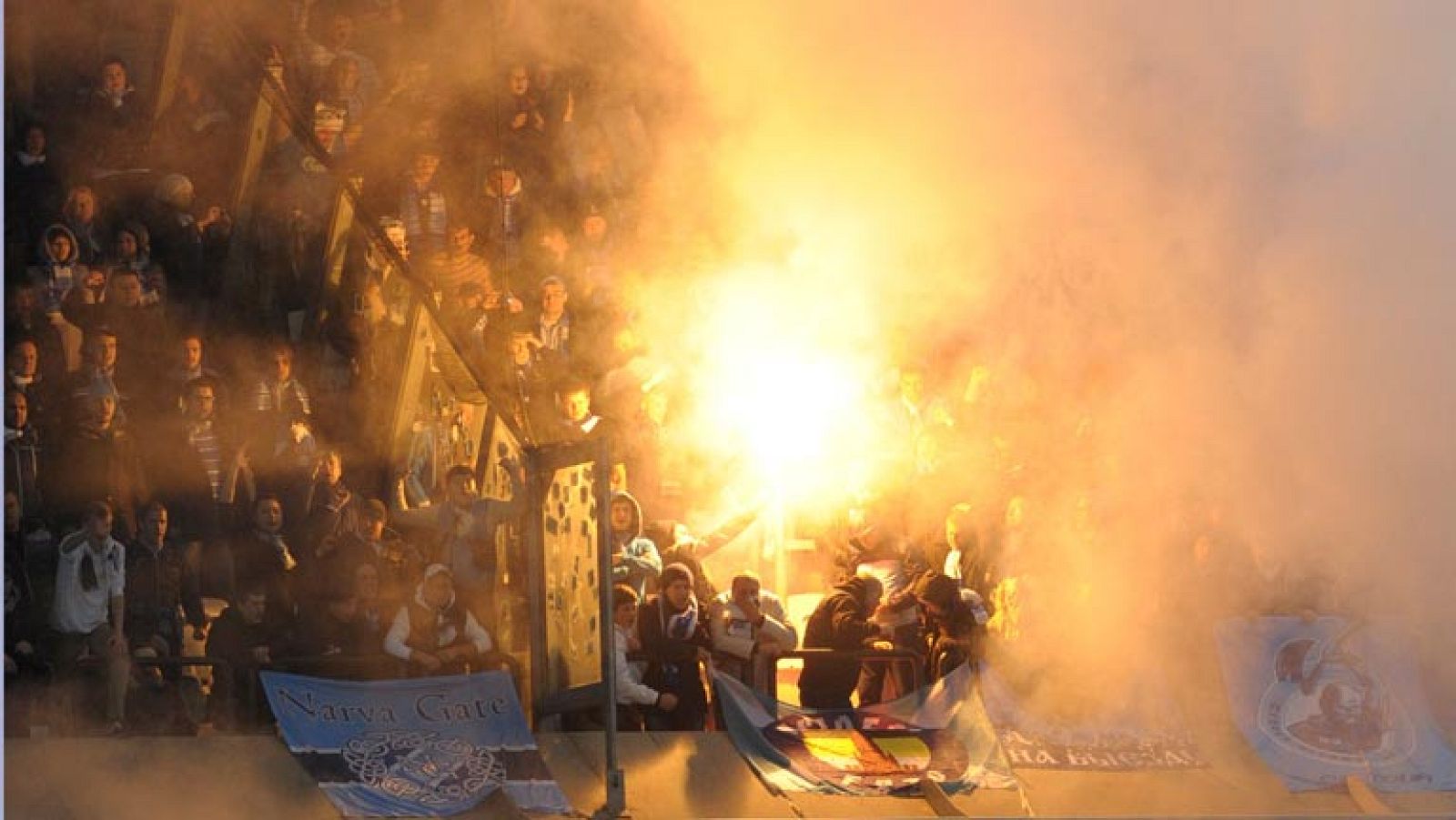 El Dimano de Moscú - Zenit, suspendido por la explosión de un petardo