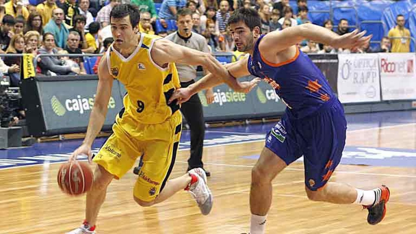 Hasta el final no pudo respirar el Valencia Basket, que debió emplearse a fondo para derrotar a un CB Canarias que hizo méritos. Al final, decidieron los puntos de San Miguel y Rafa Martínez.