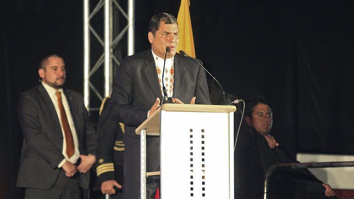 Informativo 24h - Correa agradece a emigrantes su sacrificio y los invita a regresar a Ecuador