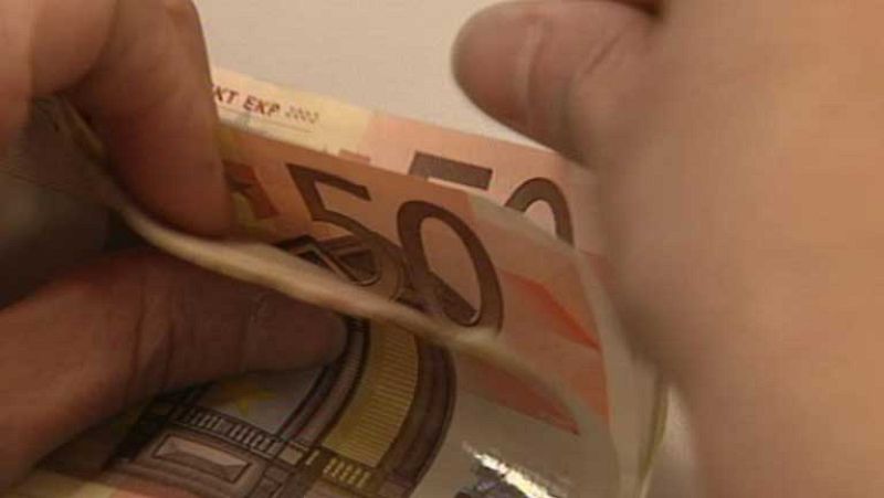 Se prohibe pagar 2.500 euros o más en efectivo