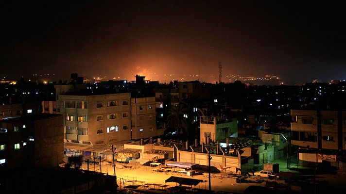 Informativo 24h - Los bombardeos en Gaza después de medianoche frustran las posibilidades de un alto el fuego