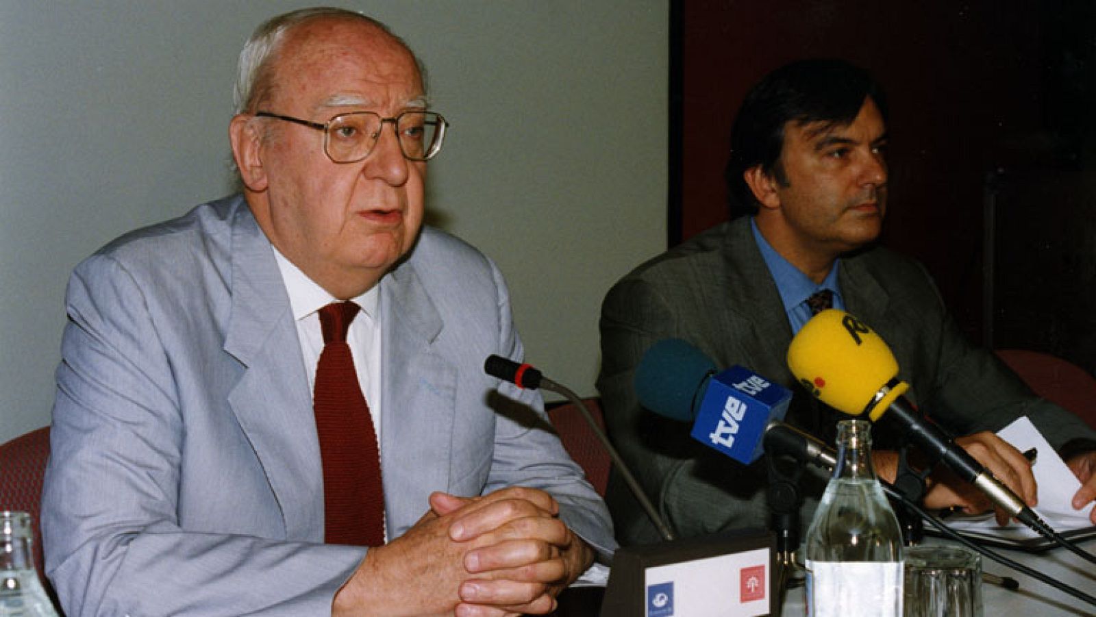 Muere el director de cine José Luis Borau - Informativo 24h | Ver