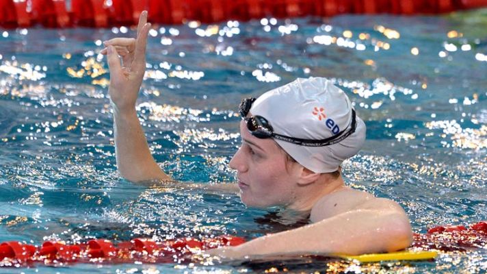  - La francesa Muffat establece un nuevo récord mundial en los 400 libres