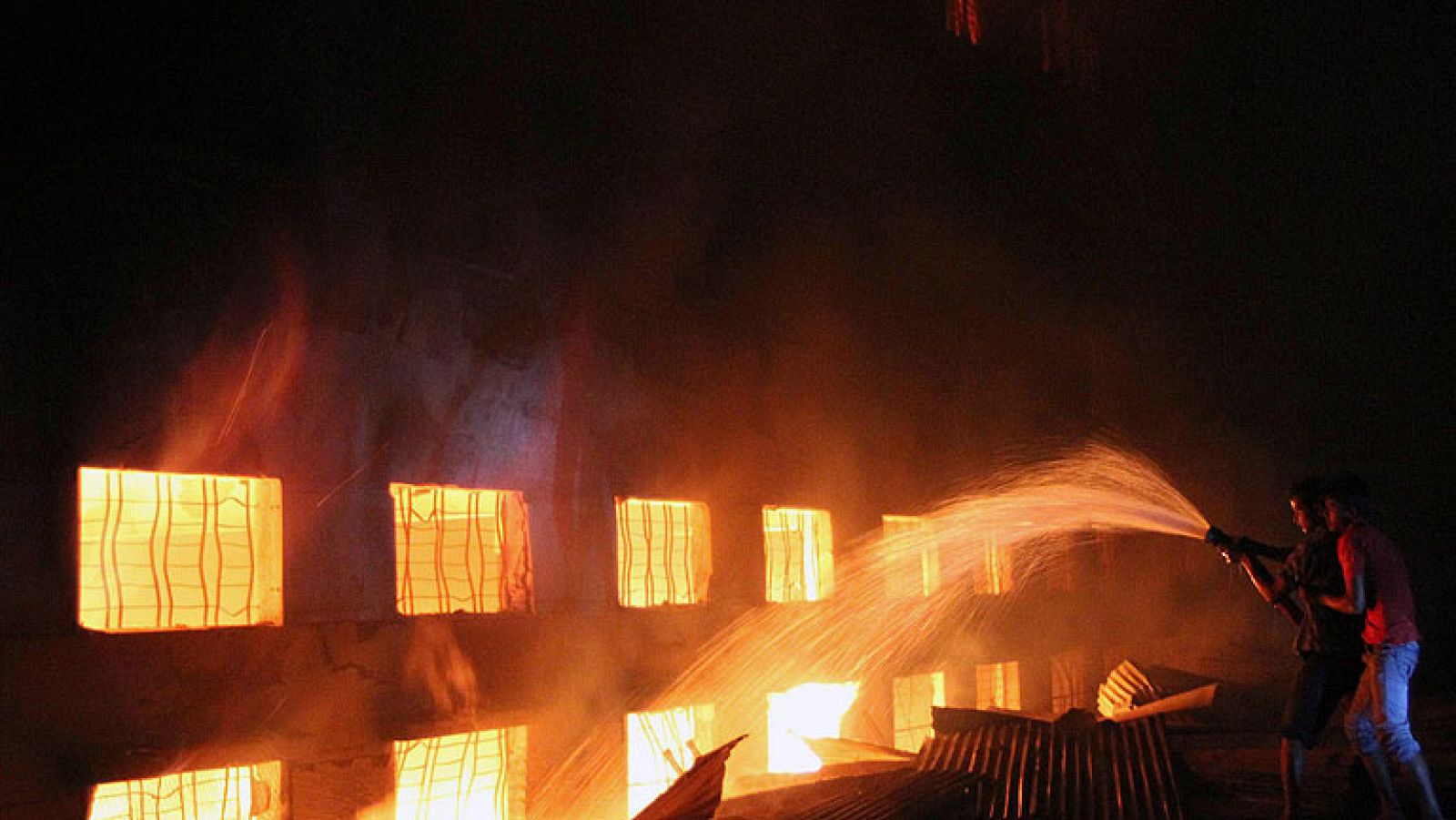 Telediario matinal en cuatro minutos 25/11/12