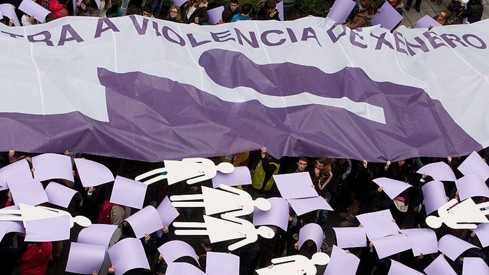 Este domindo se celebra el Día Mundial contra la Violencia de Género, un delito contra el que 'Hay salida' - Informativo 24h | Ver